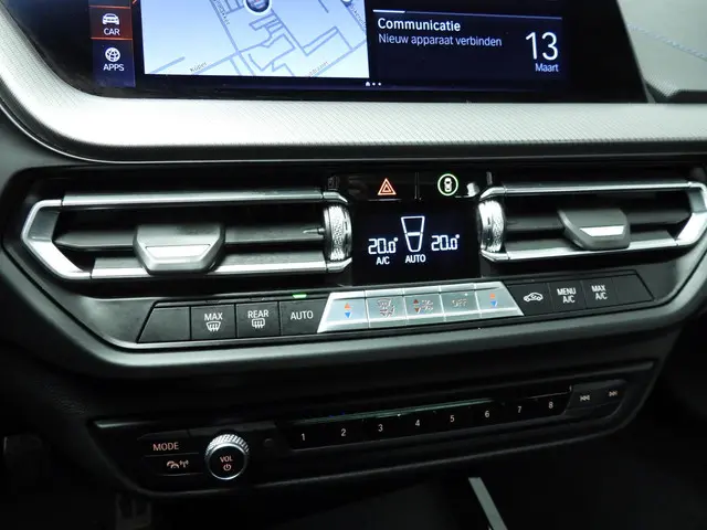 BMW 1 Serie 5-Deurs 118i 2020 Benzine 14