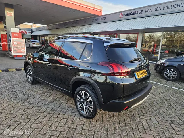 Peugeot 2008 1.2 PureTech GT-Line 2019 Benzine 3