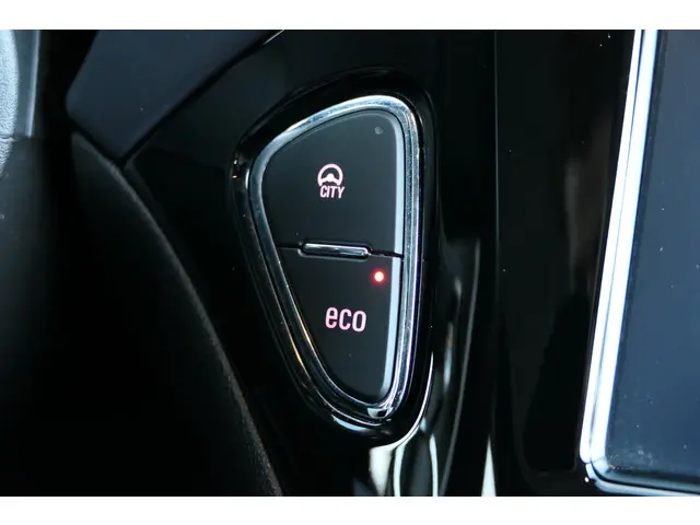 Opel Corsa 1.4 Favourite 2018 Benzine 24