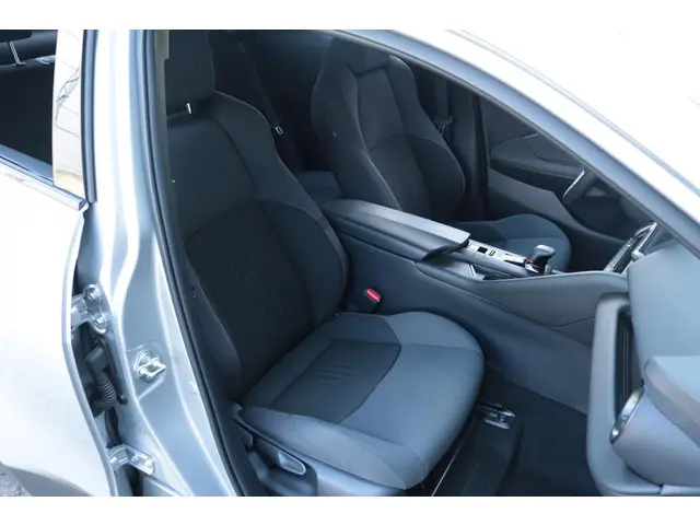 Toyota C-HR 1.8 Hybrid 140 Dynamic, 2024 Hybride Benzine 26