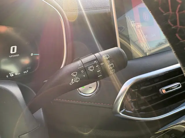 MG EHS 1.5 TGDI Luxury 2023 Hybride Benzine 28