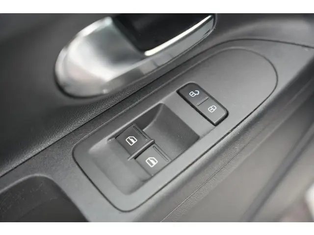 Volkswagen up! 1.0 move up! BlueMotion 2016 Benzine 12