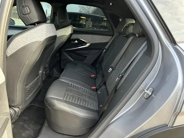 Peugeot 3008 1.2 Hybrid 145 GT 2024 Hybride Benzine 22