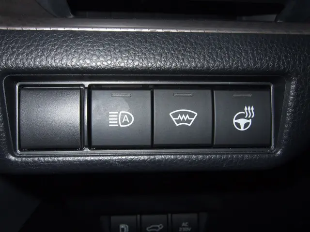 Toyota Prius 2.0 Plug-in Executive 2024 Hybride Benzine 13