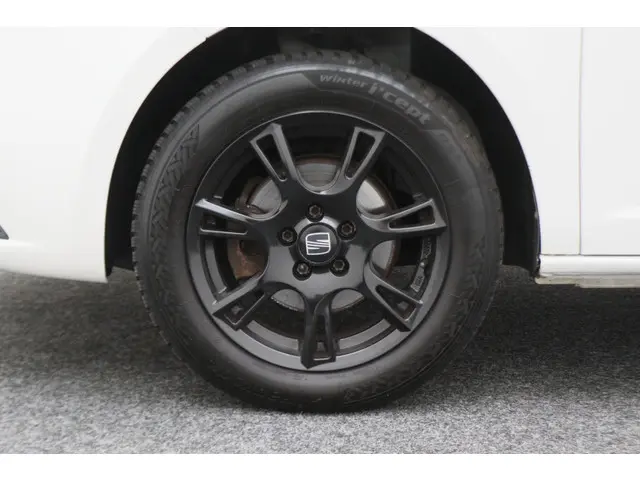 SEAT Ibiza 1.4 2015 Benzine 24