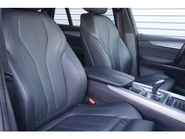 BMW X5 xDrive30d High Executive M Sport 2015 Diesel 43