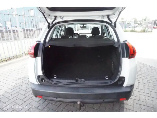 Peugeot 2008 1.2 PureTech Blue Lion 2018 Benzine 13