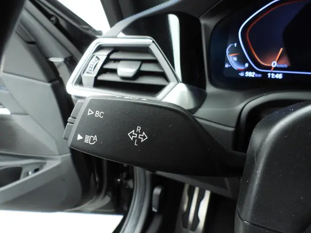 BMW 3 Serie Touring 330i xDrive 2022 Benzine 23