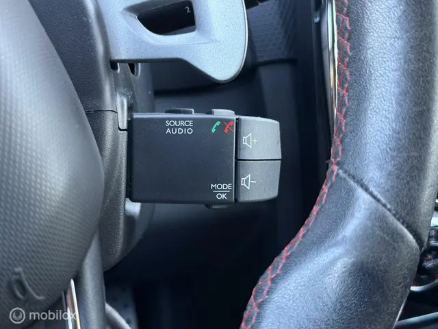 Renault Clio 1.6 R.S. | 200PK | Automaat | Leder 2014 Benzine 39