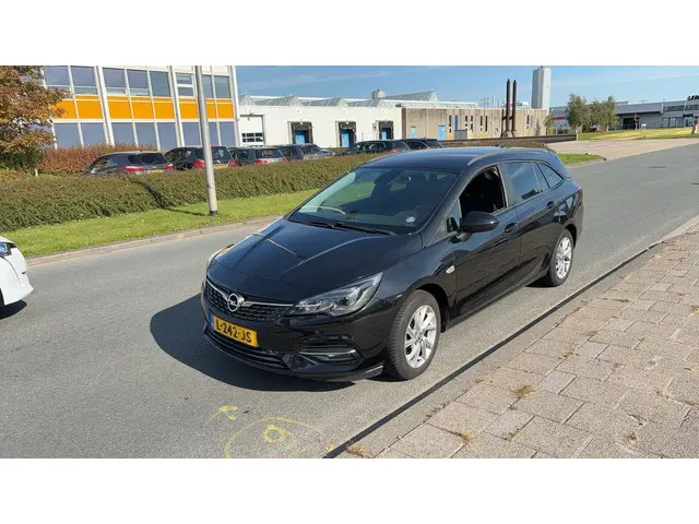 Opel Astra Sports Tourer 1.2 Edition 2021 Benzine 2