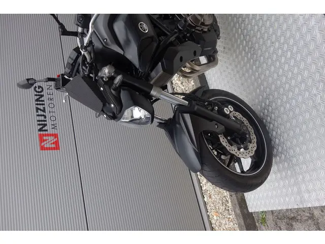 Yamaha MT 07 ABS 2015 Benzine 19