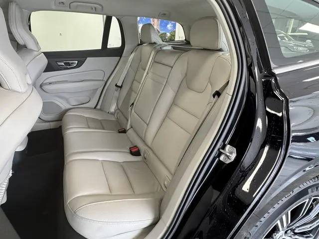 Volvo V60 2.0 B4 Inscription 2021 Benzine 8