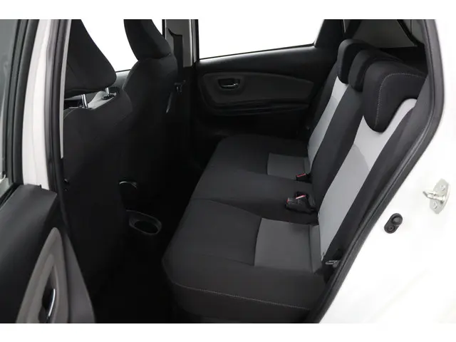 Toyota Yaris 1.5 Hybrid Aspiration 2017 Hybride Benzine 18