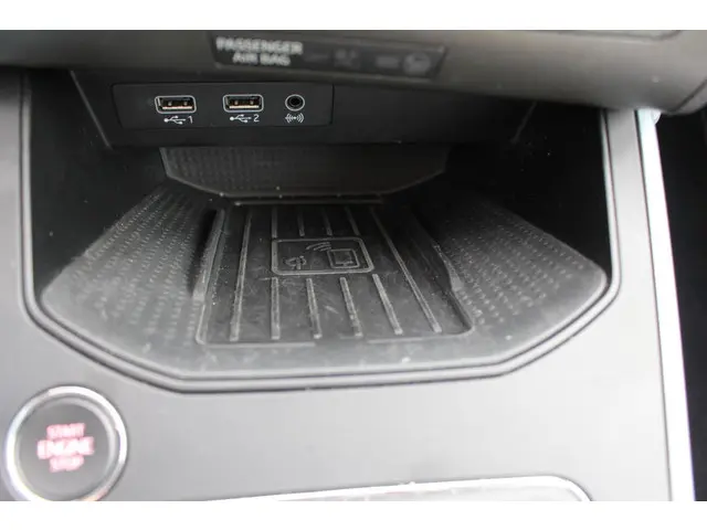 SEAT Arona 1.0 TSI Style Business Intense 2018 Benzine 32