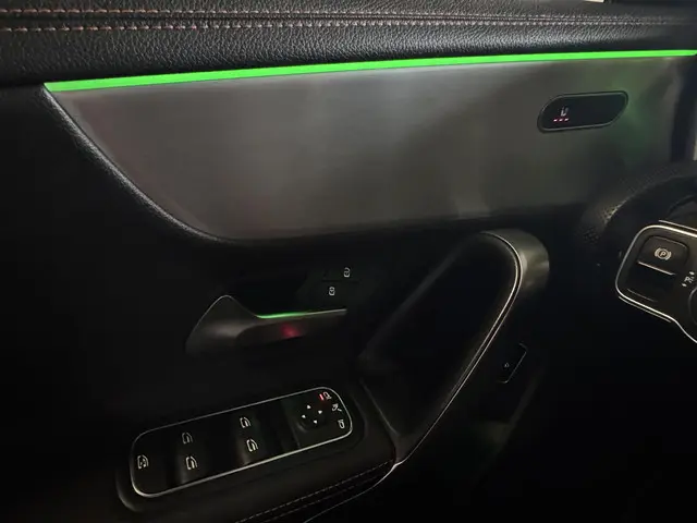 Mercedes-Benz CLA 220 Premium Plus 2019 Benzine 22