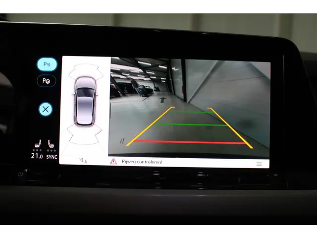 Volkswagen Golf 1.5 TSI Life Business 2021 Benzine 18