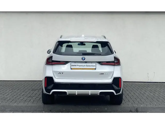 BMW X1 xDrive25e 2024 Hybride Benzine 15