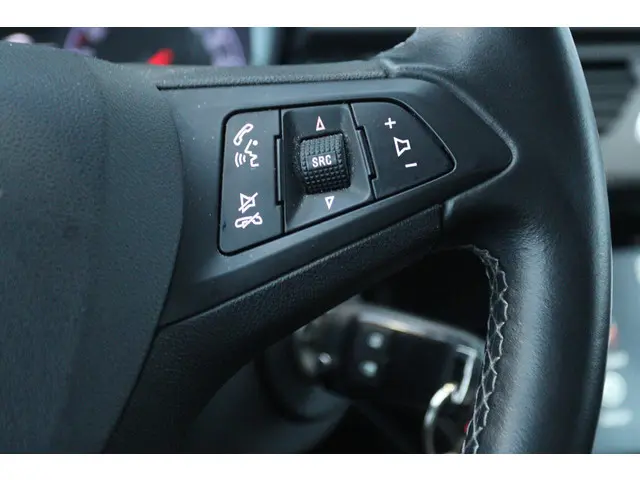 Opel Corsa 1.4 BLACK EDITION 2018 Benzine 18