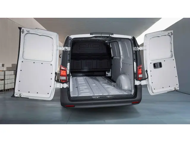 Mercedes-Benz Vito 110 CDI L2 Base 2024 Diesel 9