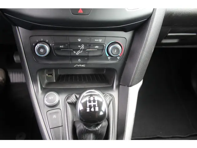 Ford Focus Wagon 1.0 Trend Edition 2015 Benzine 22