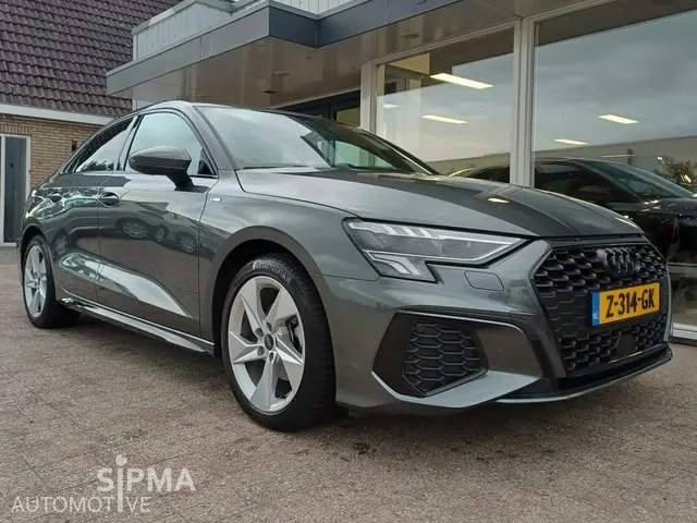 Audi A3 Limousine 30 TFSI S edition 2024 Benzine 2