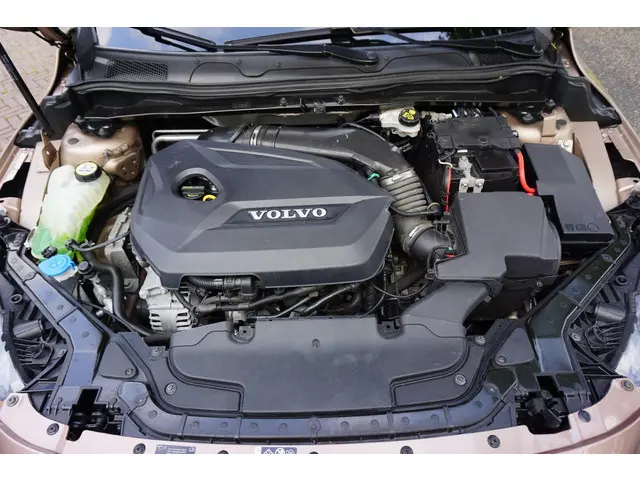 Volvo V40 Cross Country 1.6 T4 Momentum 2014 Benzine 13