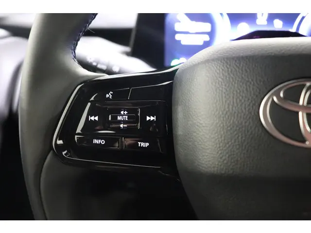 Toyota Urban Cruiser Dynamic 61 kWh, 2026 Elektrisch 17