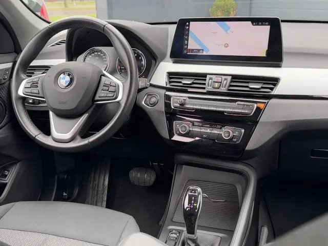 BMW X1 sDrive18i Executive Edition 2020 Benzine 22
