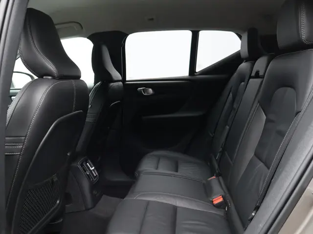 Volvo XC40 T4 Recharge Inscription 2022 Hybride Benzine 8