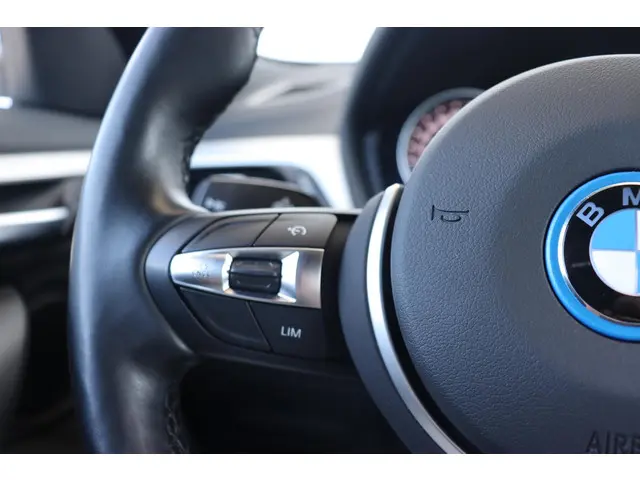 BMW X2 xDrive25e 2022 Hybride Benzine 17