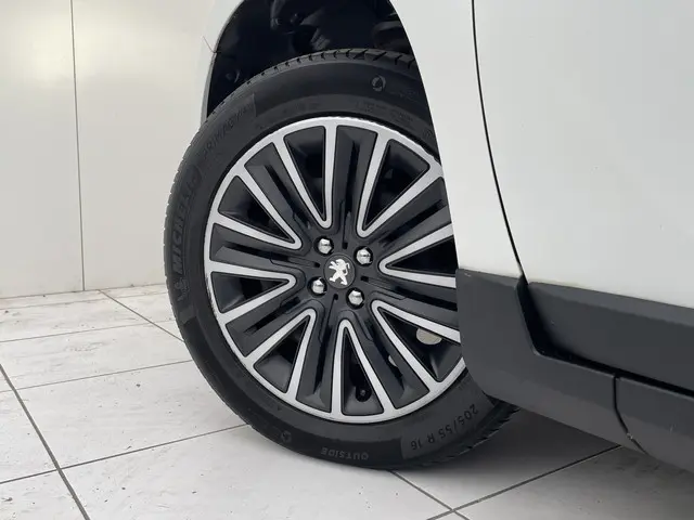 Peugeot 2008 PureTech 82 ETG Blue Lion 2016 Benzine 19