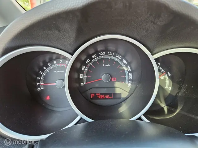 Kia Venga 1.6 CVVT World Cup Edition 2014 Benzine 16