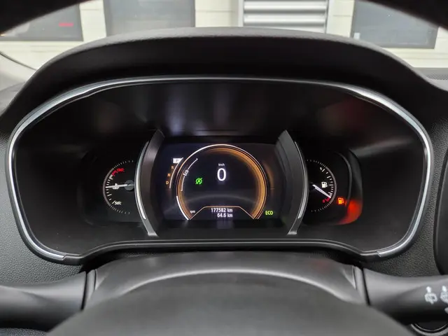 Renault Mégane Estate 1.3 TCe Limited 2018 Benzine 23