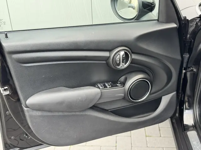 MINI 5-Deurs Cooper 1.5 Salt 2015 Benzine 21