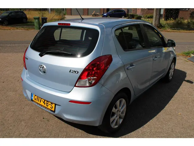 Hyundai i20 1.4i 2014 Benzine 4