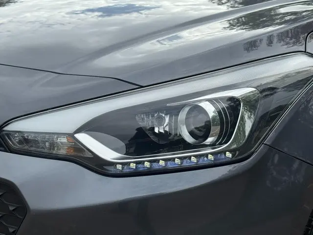 Hyundai i20 1.2 HP i-Motion /NAP/Airco/cruise/ 2016 Benzine 7