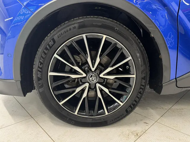 Toyota C-HR 1.8 Hybrid Bi-Tone 2018 Hybride Benzine 22