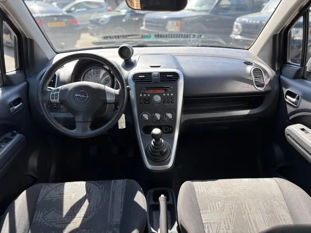 Opel Agila 1.0 Berlin 2014 Benzine 14