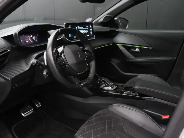 Peugeot 208 1.2 PureTech GT Pack 2021 Benzine 13