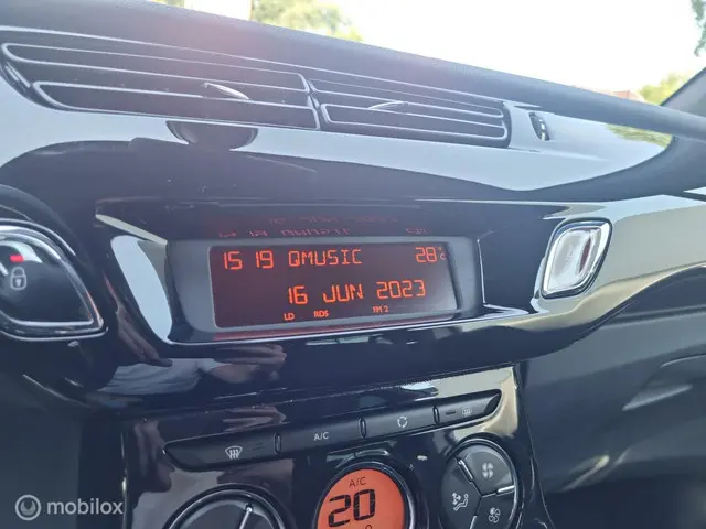 Citroën DS3 1.2 PureTech So Chic 2015 Benzine 14