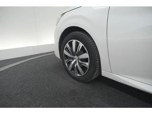Peugeot 208 PureTech 100 EAT8 Active 2020 Benzine 18