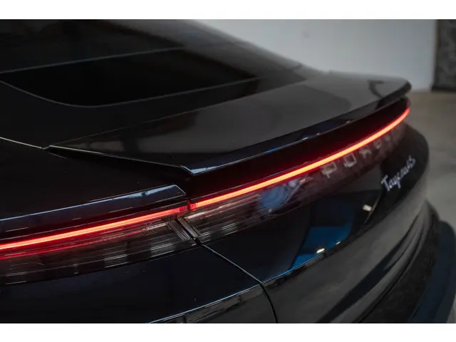 Porsche Taycan 4S Performance 84 kWh 2020 Elektrisch 12