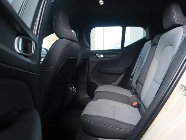 Volvo XC40 2.0 B4 Plus Dark 2025 Benzine 15