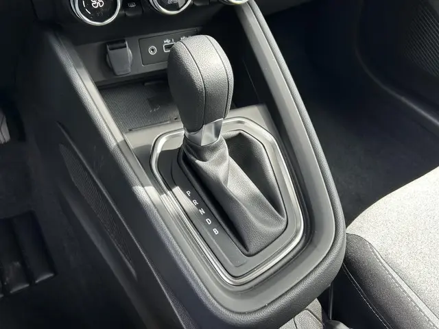 Mitsubishi Colt 1.6 HEV Intense 2025 Hybride Benzine 29