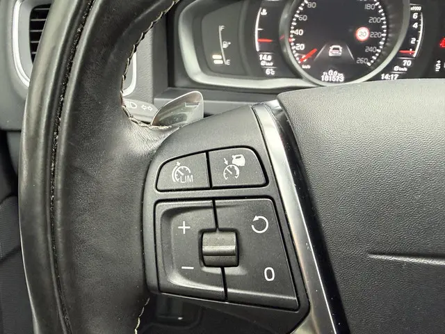 Volvo S60 1.5 T3 Polar+ Dynamic Aut. 2018 Benzine 32