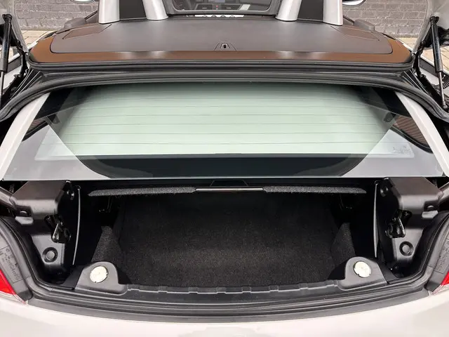 BMW Z4 Roadster sDrive18i Executive 2015 Benzine 27