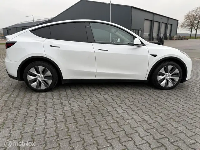 Tesla Model Y Long Range AWD 75 kWh 2021 Elektrisch 7