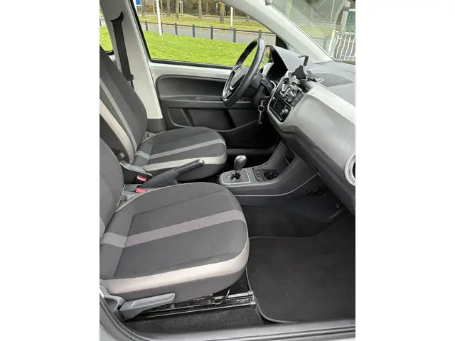 Volkswagen up! 1.0 BMT high up! 2016 Benzine 36