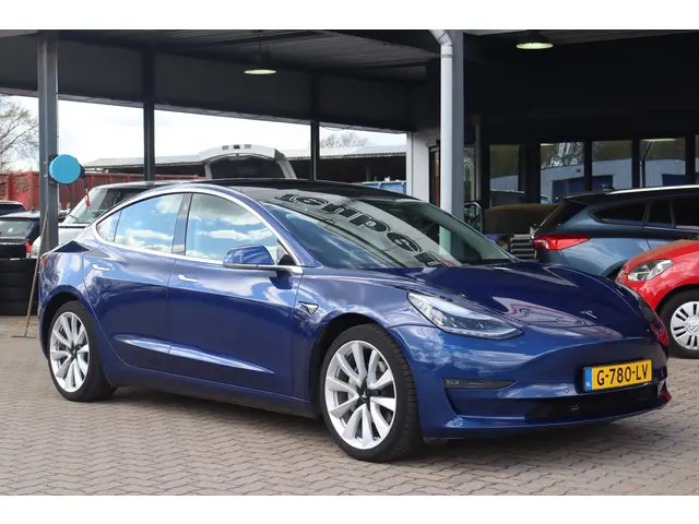 Tesla Model 3 Long Range AWD 75 kWh 2019 Elektrisch 4