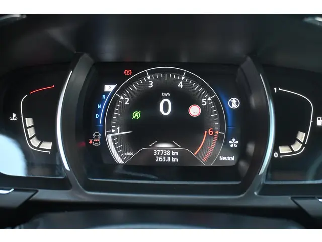 Renault Scénic TCe 140 Intens 2022 Benzine 18